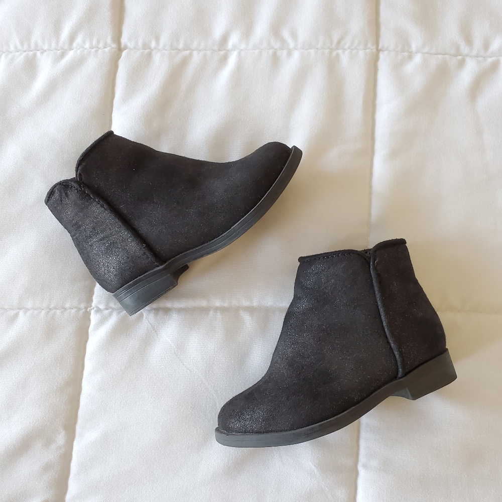 Toddler girl size 5 black booties